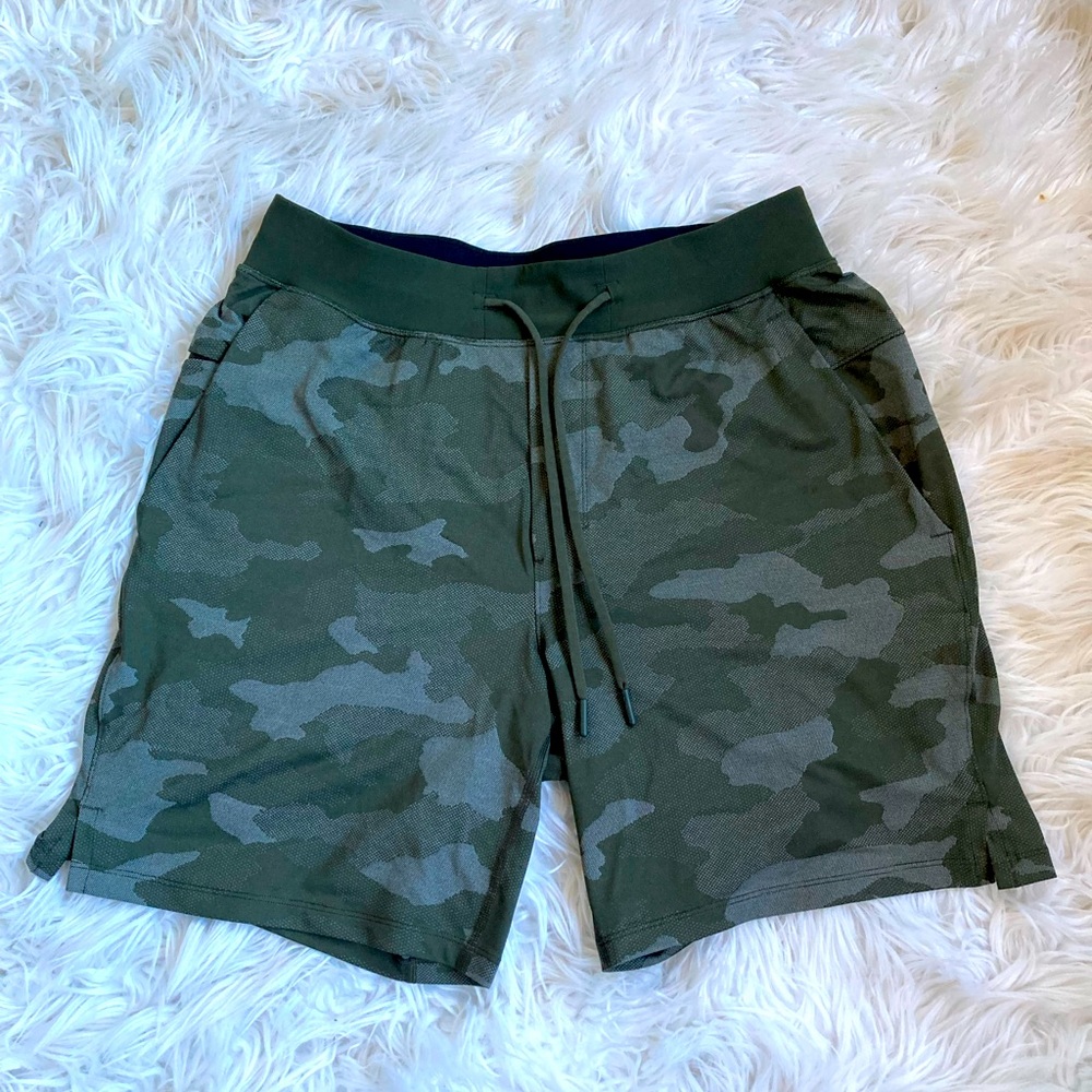 Linerless THE shorts 7” size medium